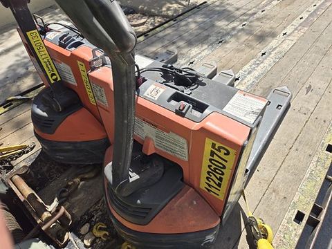 2021 TOYOTA 8HBW23 Jack Pallet 4000-4500# Electric