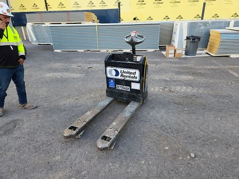 2021 YALE MOB045VG Jack Pallet 4000-4500# Electric