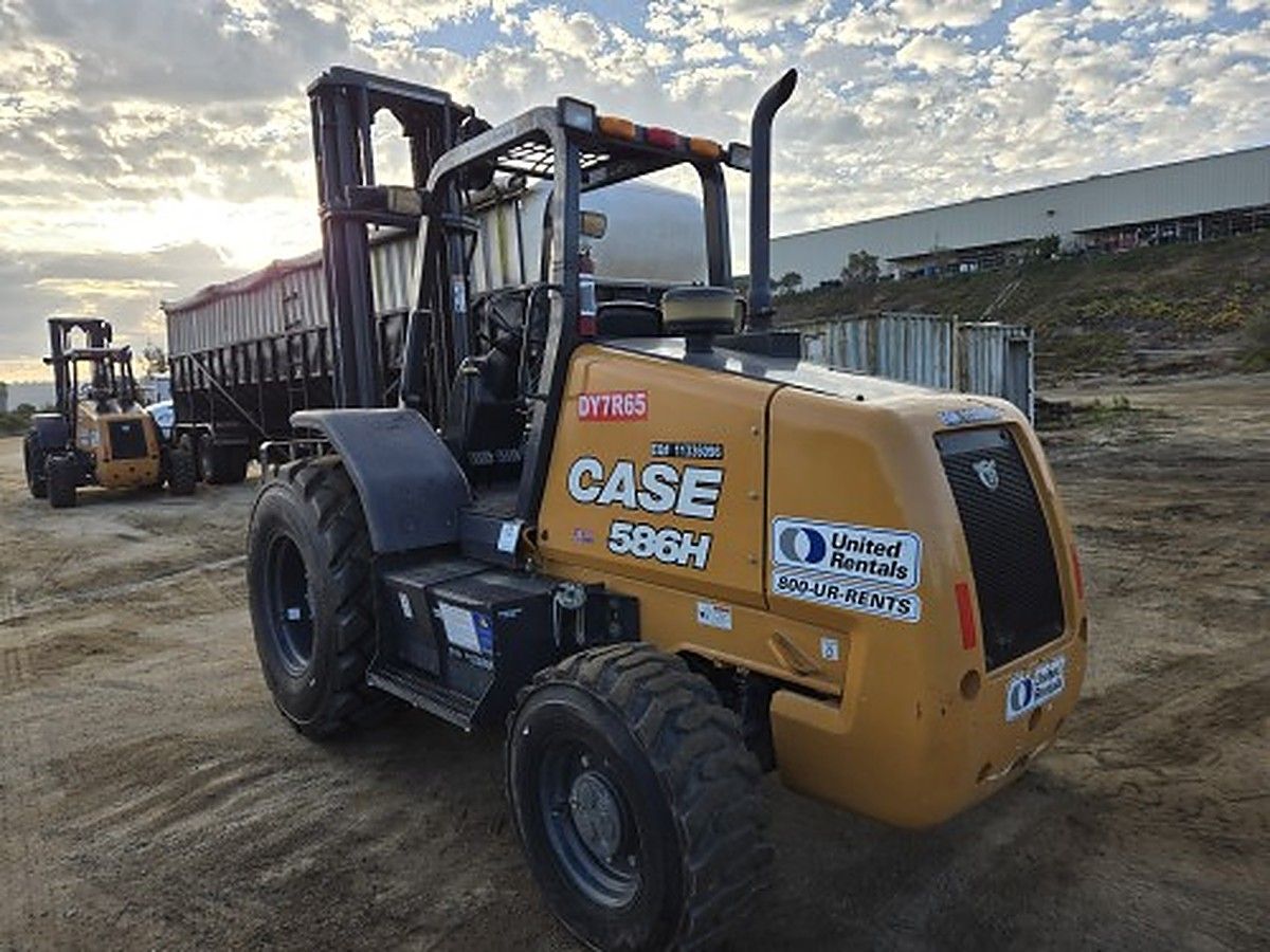 CASE 586H photo 2