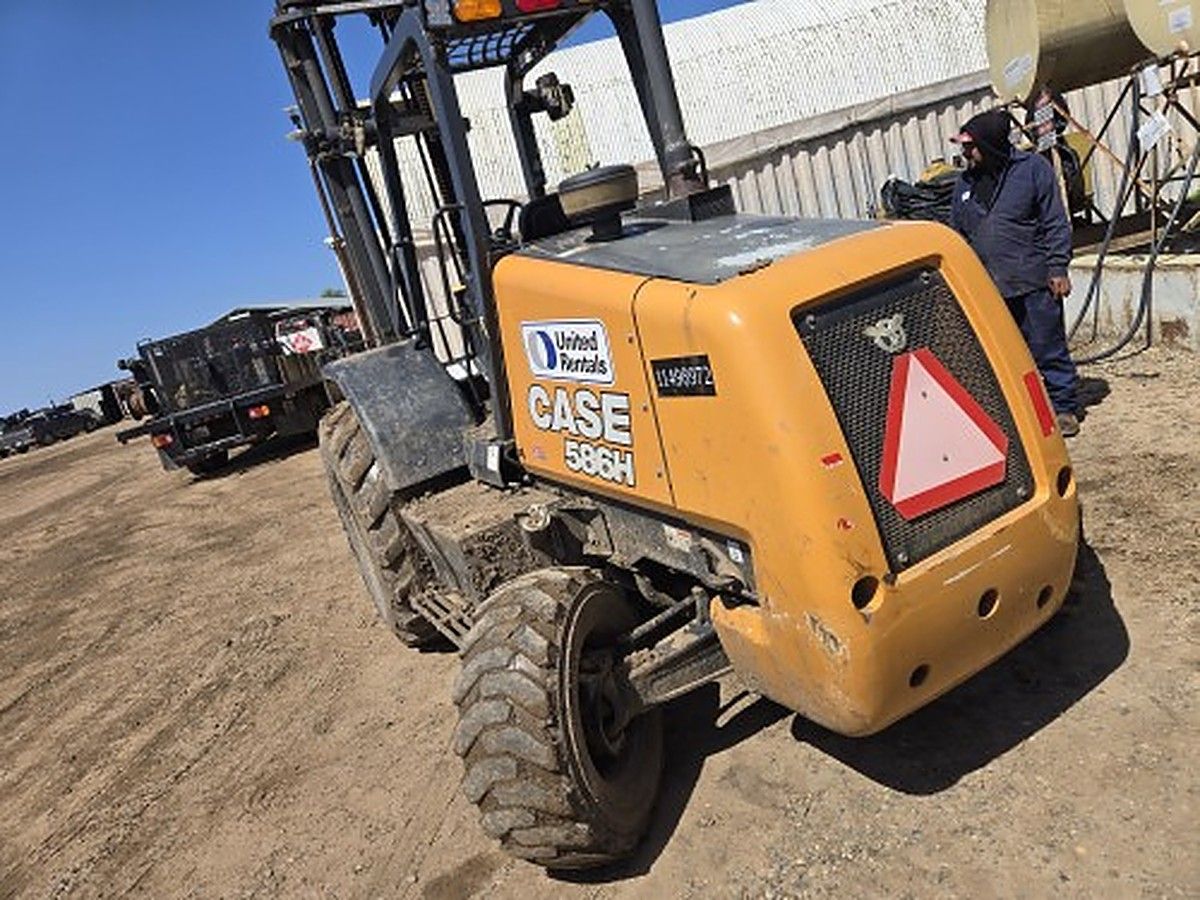 CASE 586H photo 3