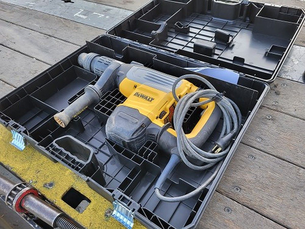 DEWALT D25773K photo 3