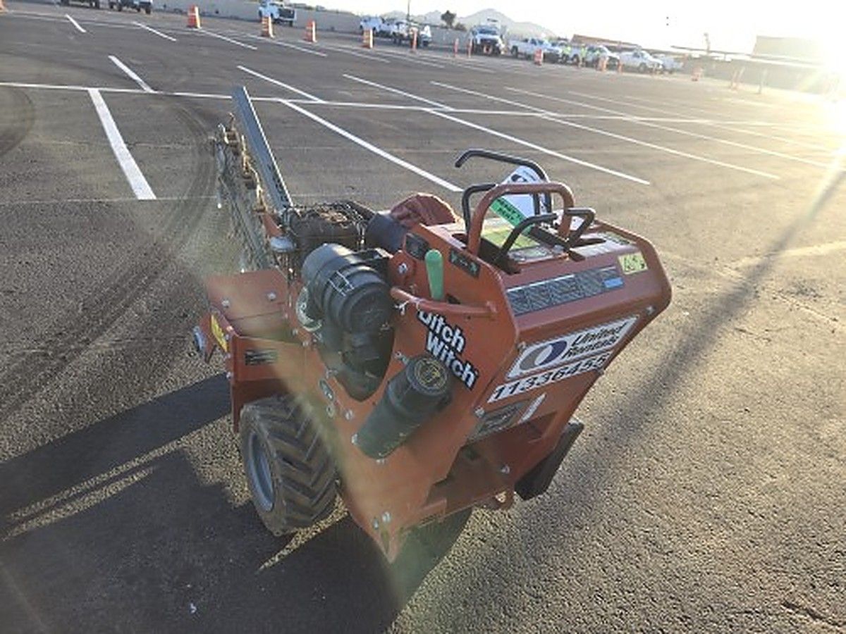DITCHWITCH C14 photo 3