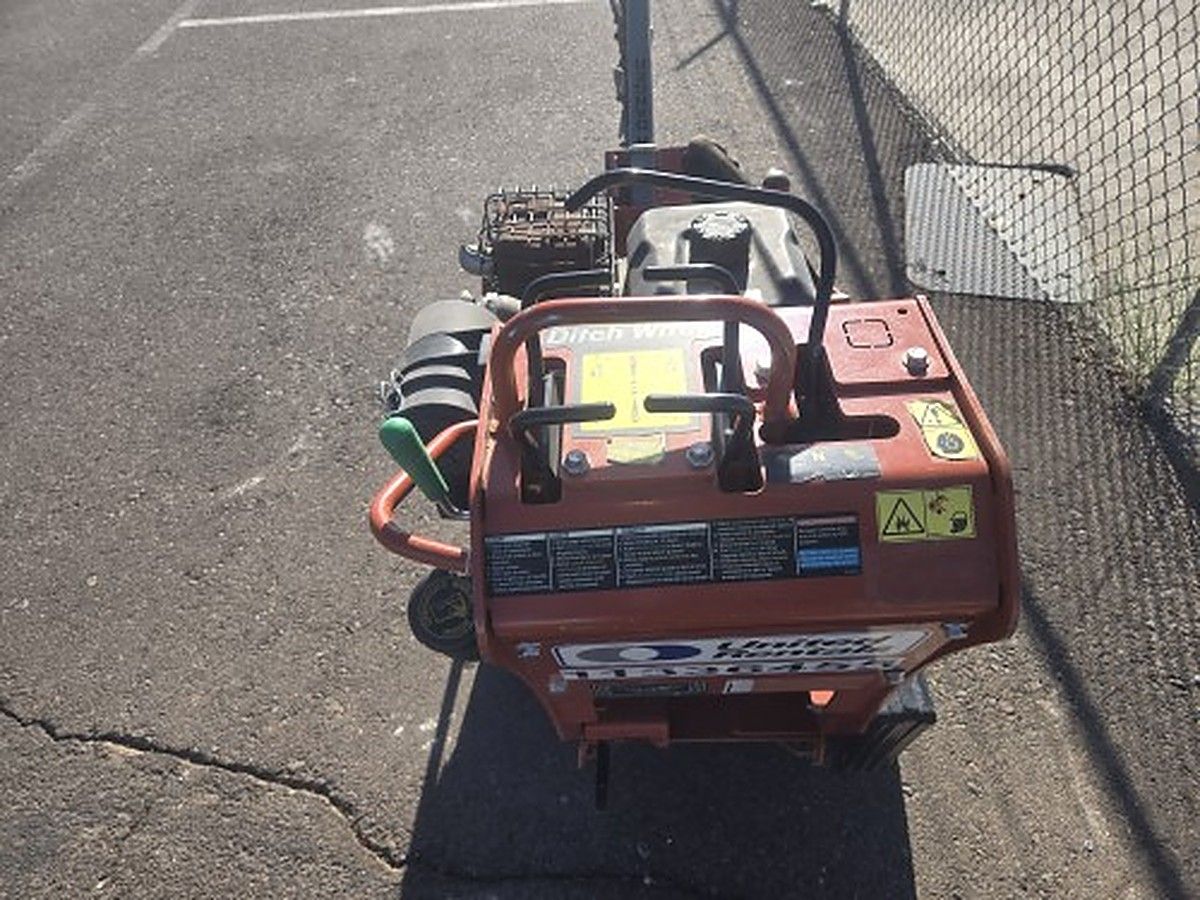 DITCHWITCH C14 photo 4