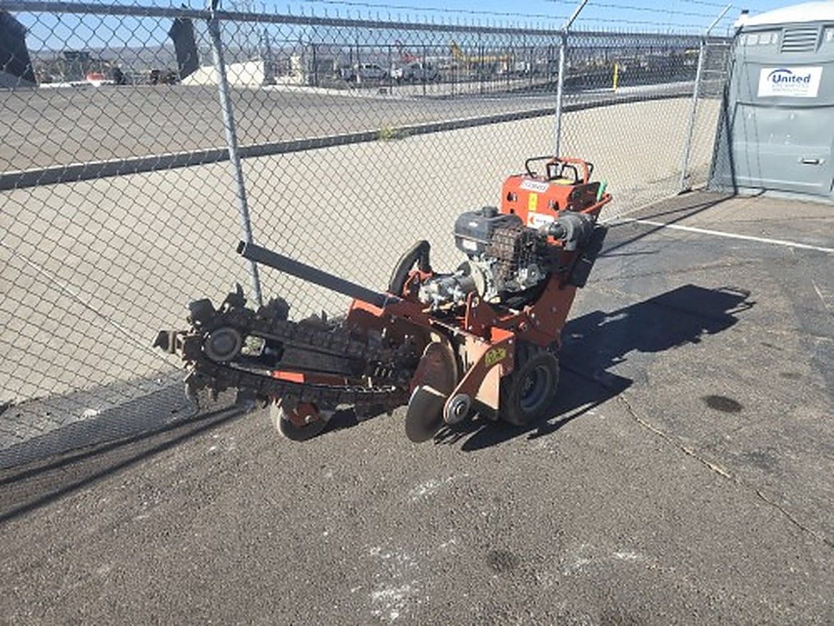 DITCHWITCH C14 photo 5