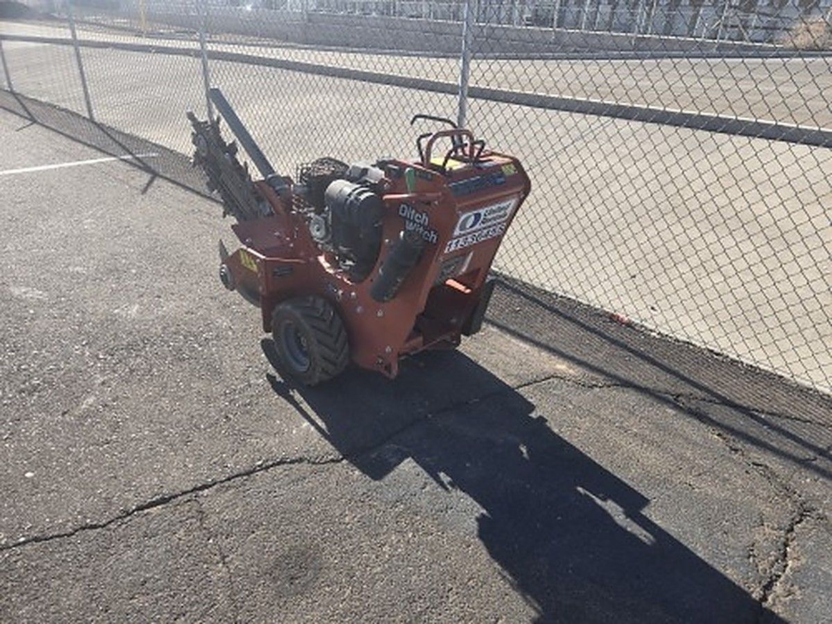 DITCHWITCH C14 photo 7