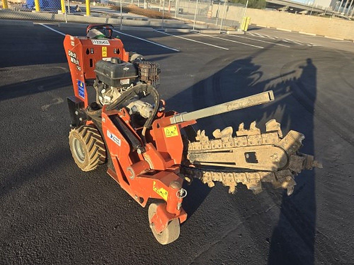 DITCHWITCH C14 photo 9