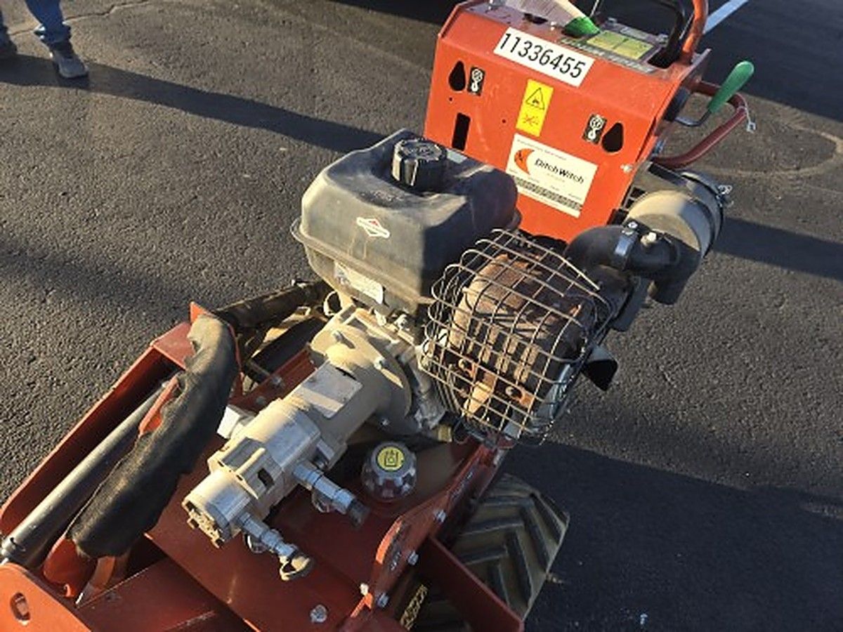 DITCHWITCH C14 photo 10