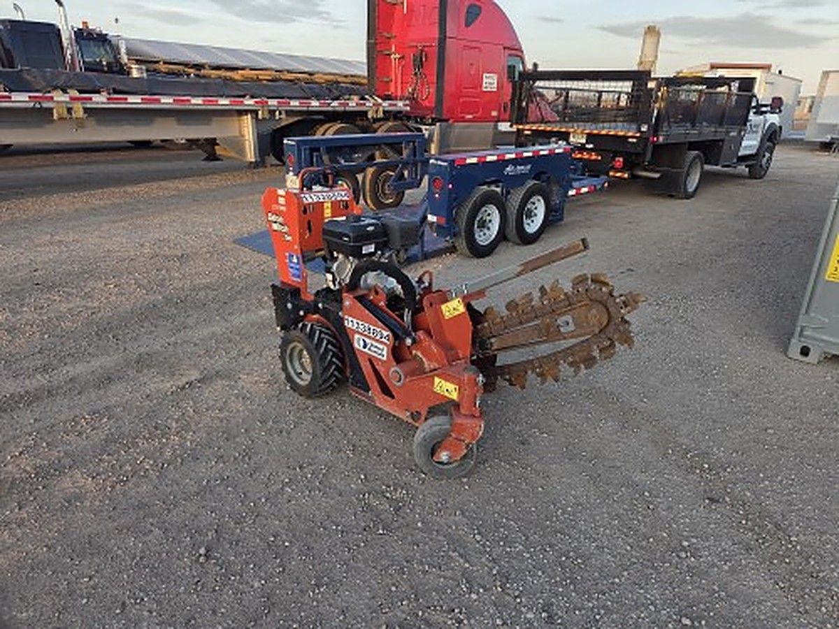DITCHWITCH C14 photo 4