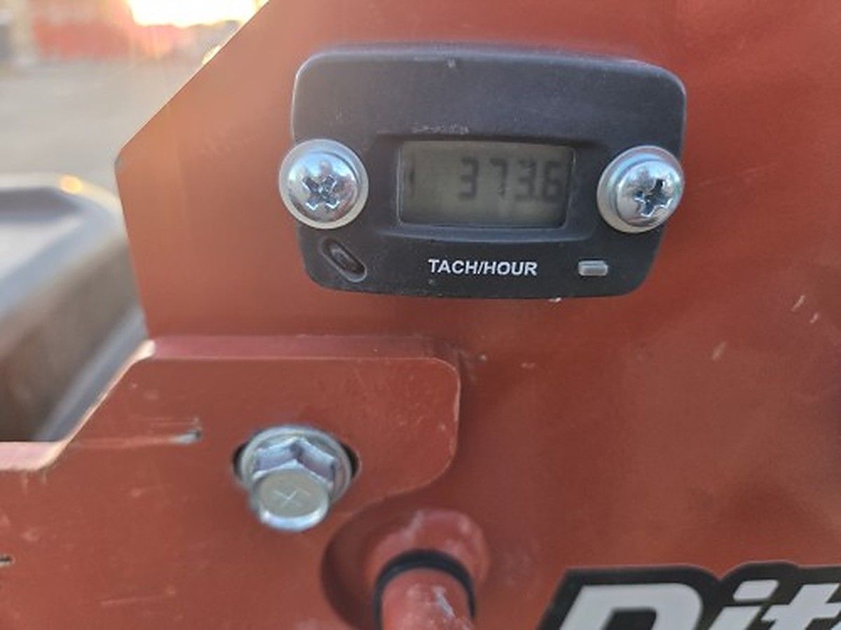 DITCHWITCH C14 photo 5