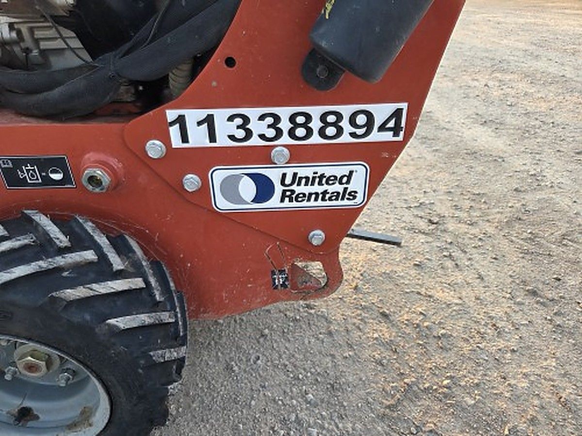 DITCHWITCH C14 photo 6