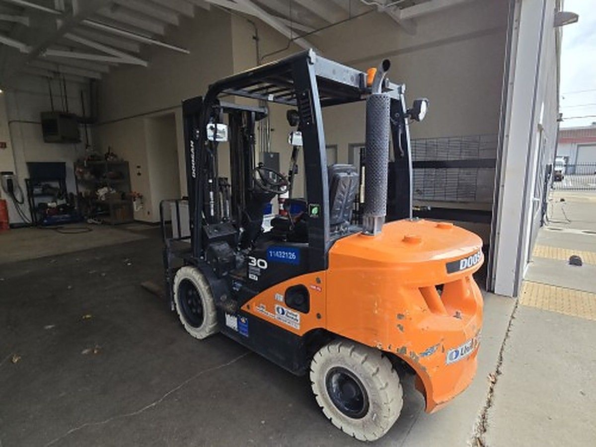 DOOSAN D30S-7 photo 3