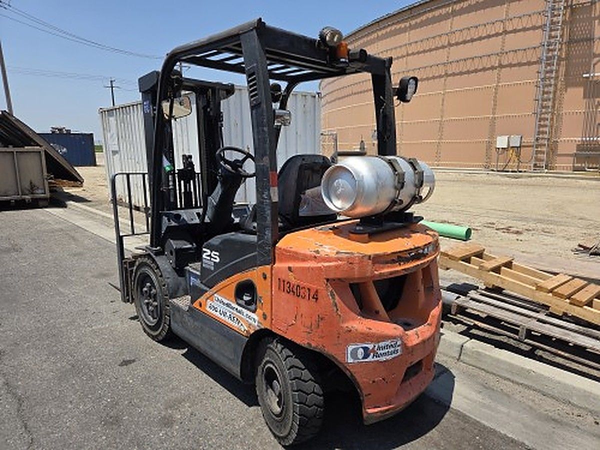 DOOSAN G25P-7DF photo 4