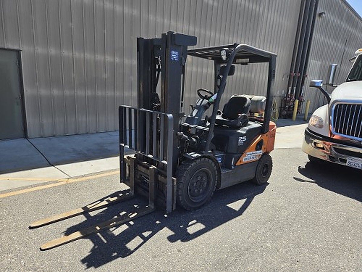 DOOSAN G25P-7DF photo 9