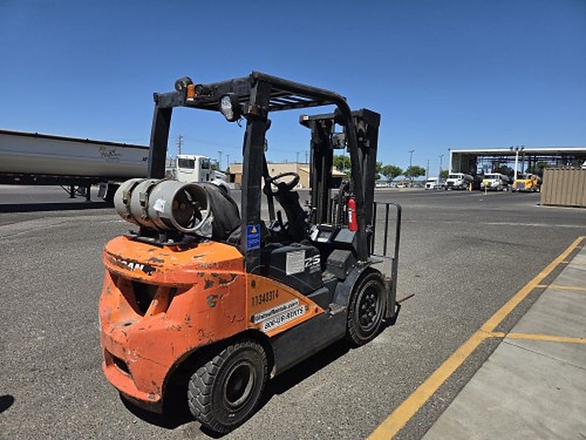 DOOSAN G25P-7DF photo 10