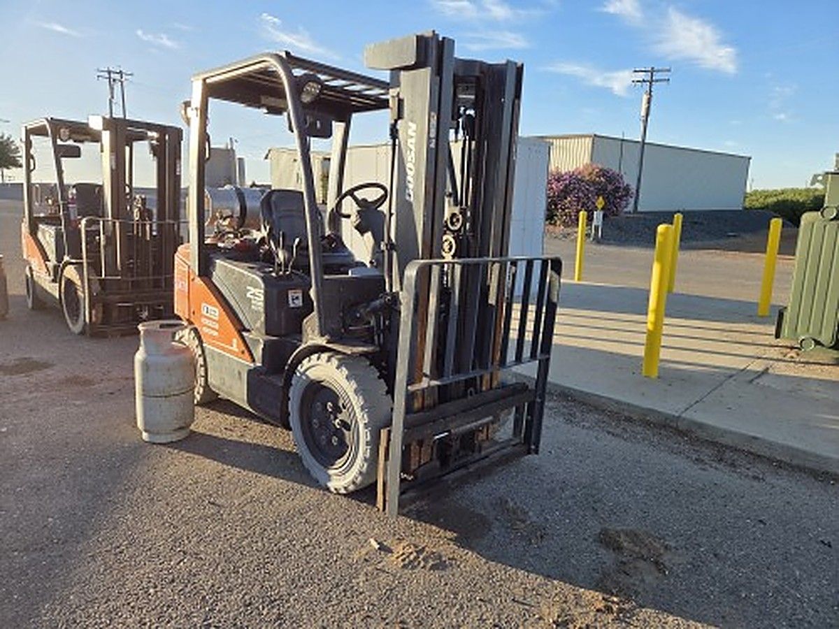 DOOSAN G25P-7DF photo 2