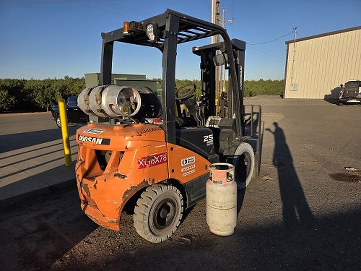 DOOSAN G25P-7DF photo 5