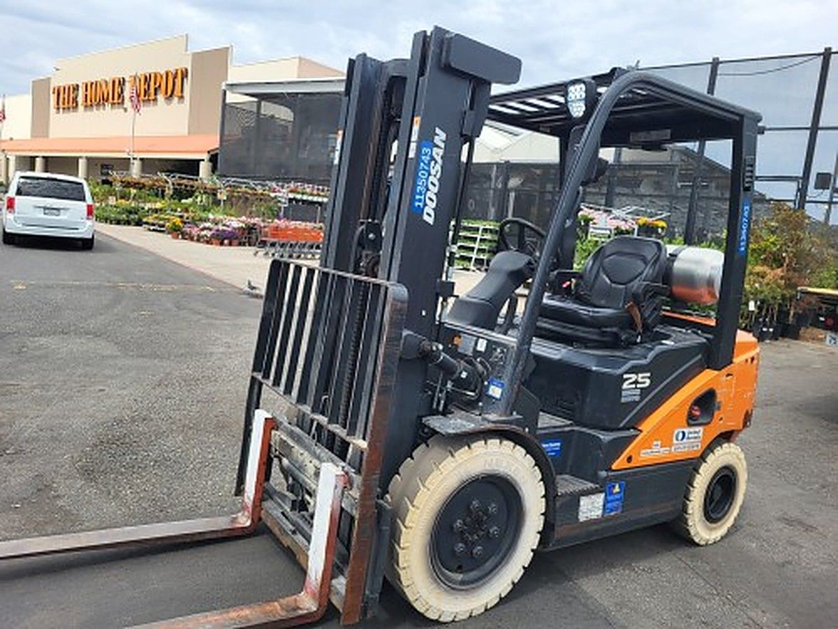 DOOSAN G25P-7DF photo 3