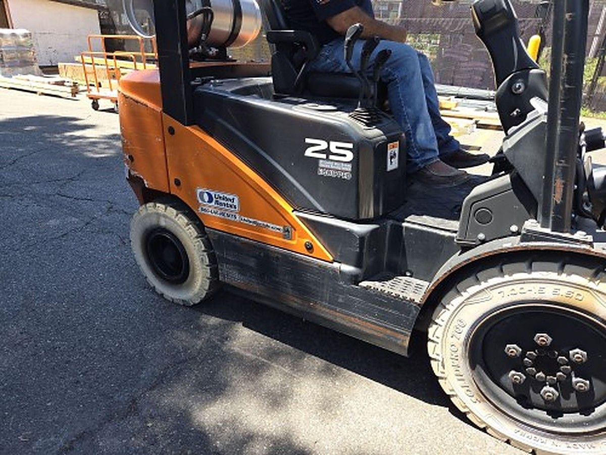 DOOSAN G25P-7DF photo 9