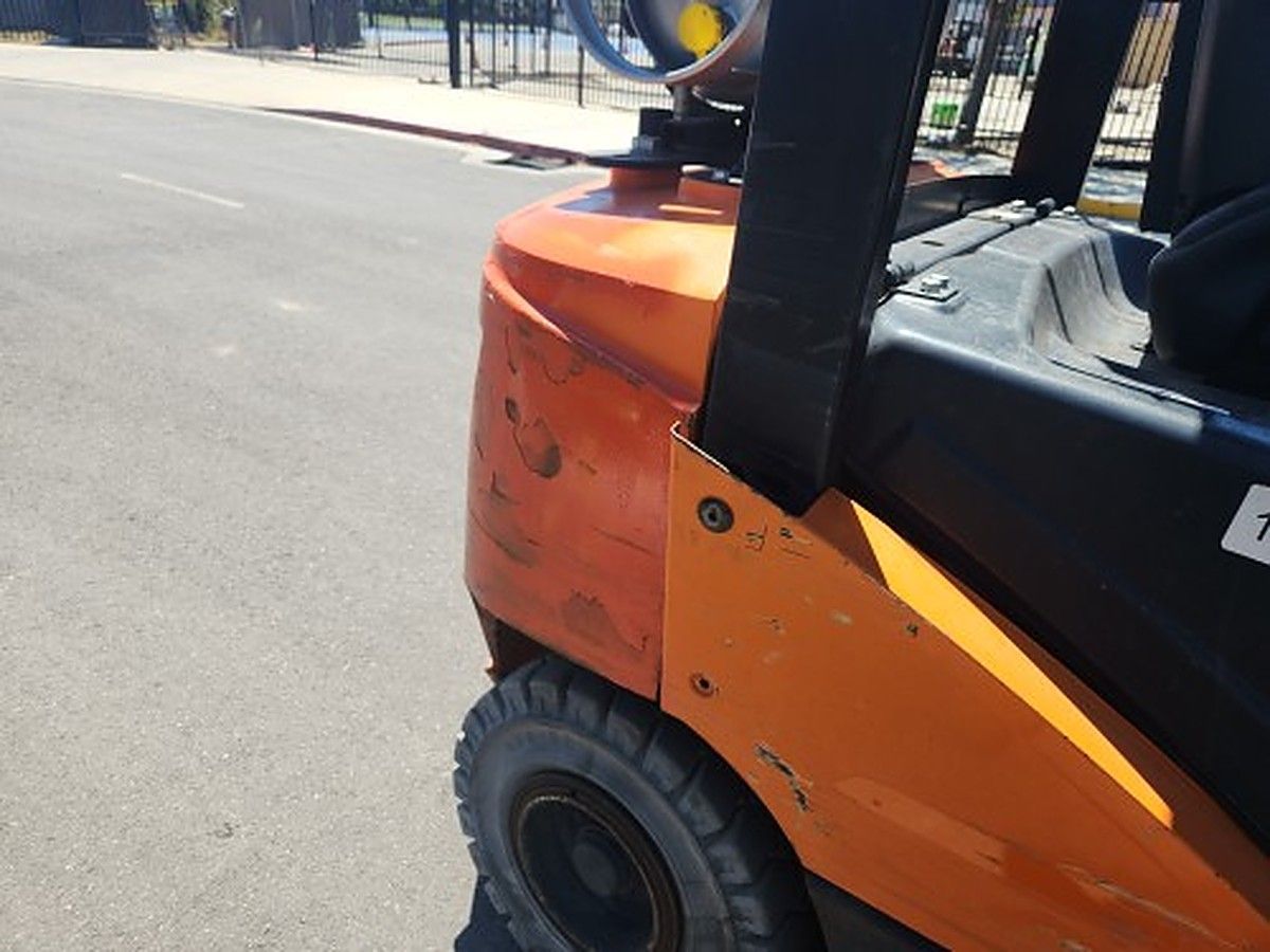 DOOSAN G25P-7DF photo 4