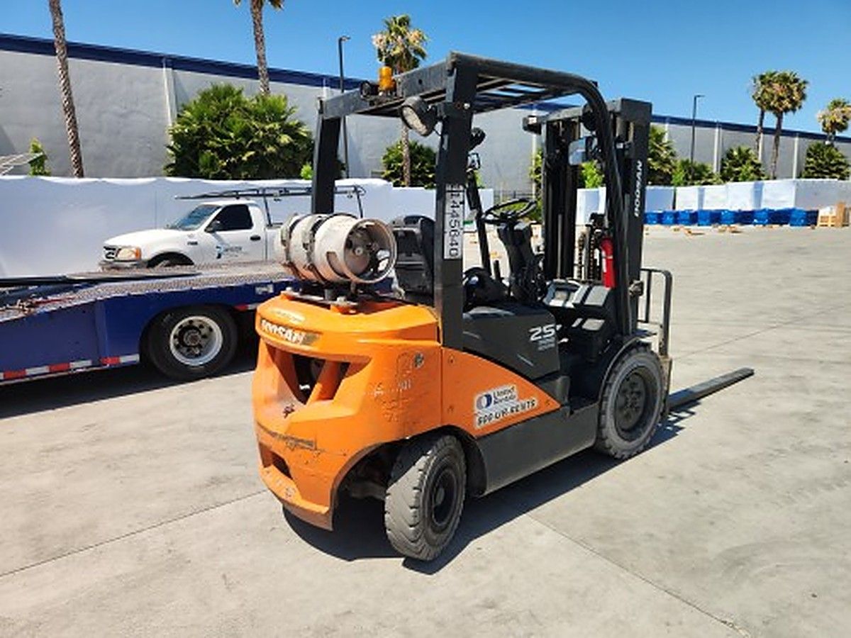 DOOSAN G25P-7DF photo 7