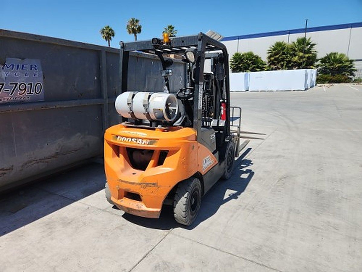 DOOSAN G25P-7DF photo 8