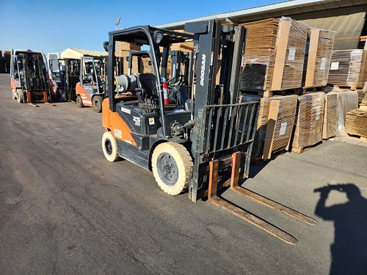 DOOSAN G25P-7DF photo 6