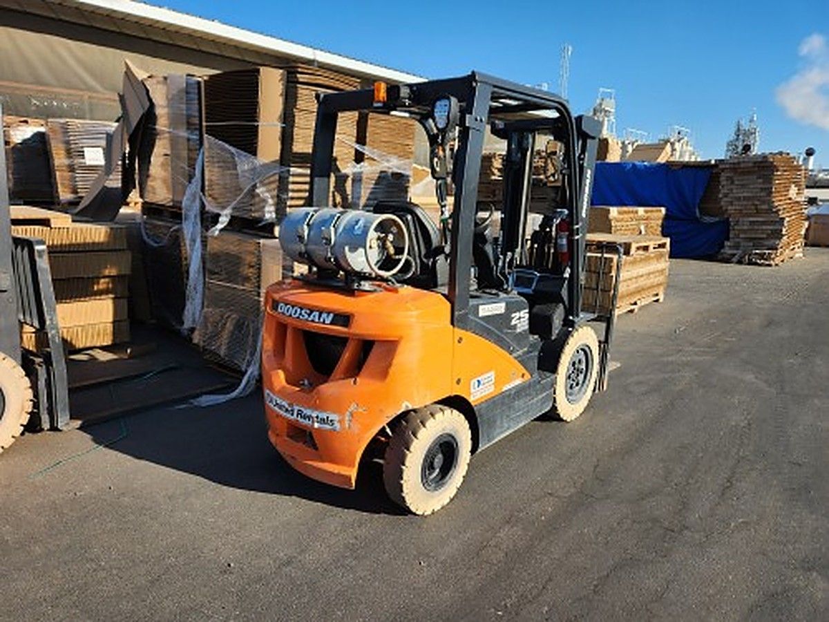 DOOSAN G25P-7DF photo 8