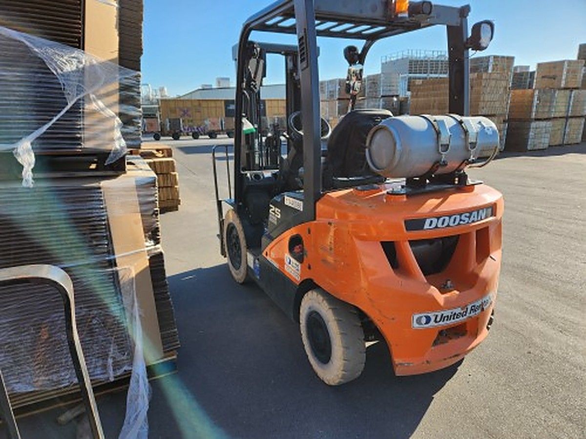 DOOSAN G25P-7DF photo 9