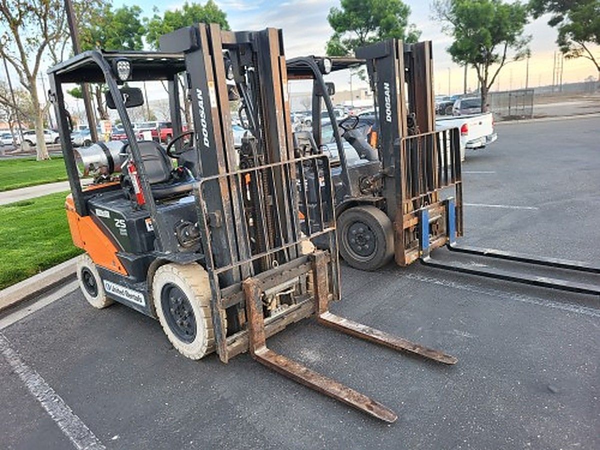DOOSAN G25P-7DF photo 4
