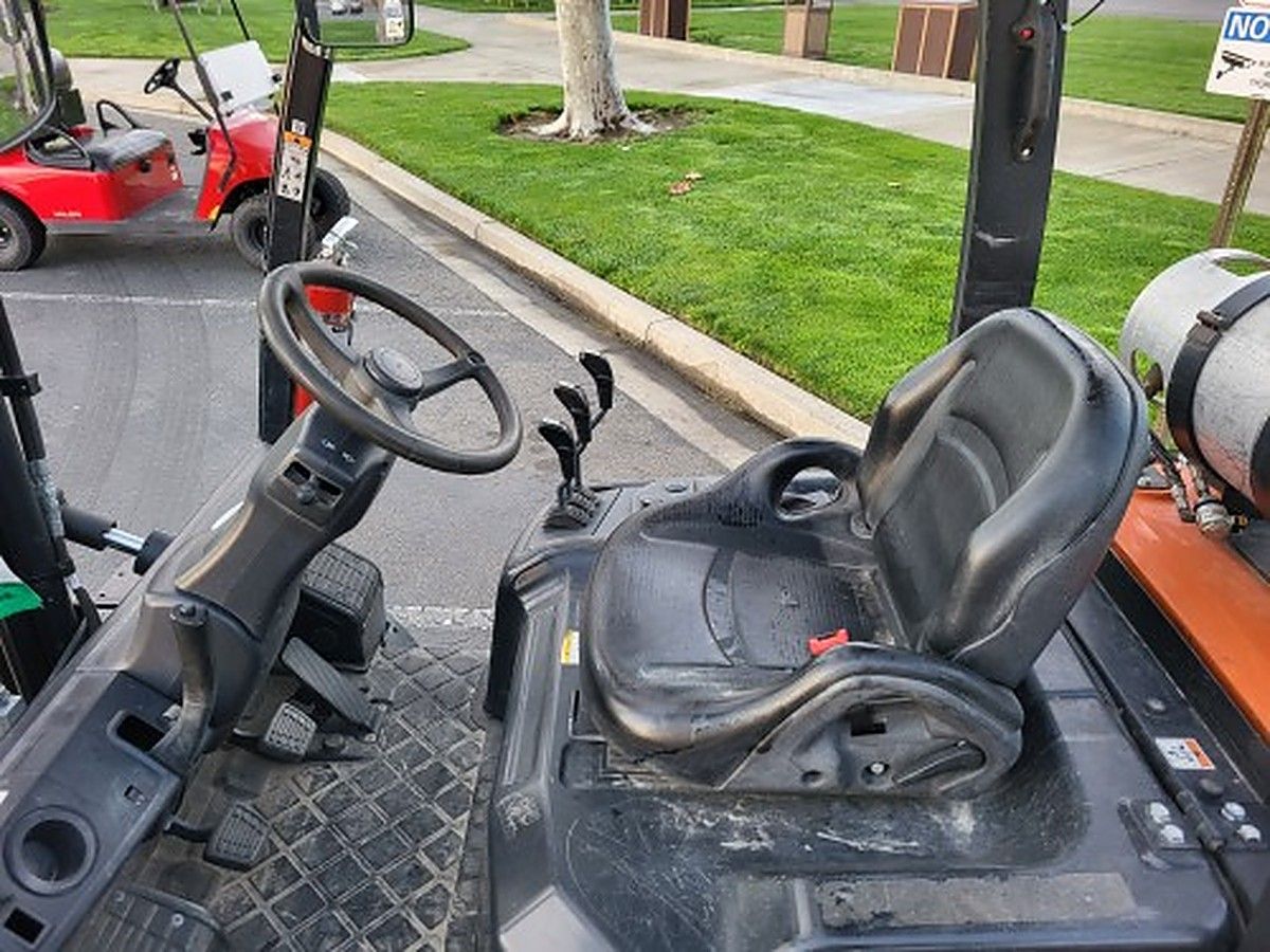 DOOSAN G25P-7DF photo 5