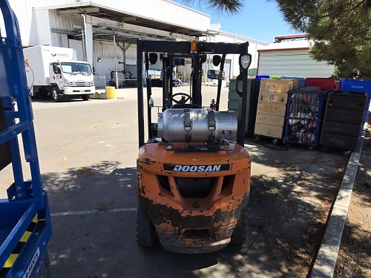DOOSAN G25P-7DF photo 4