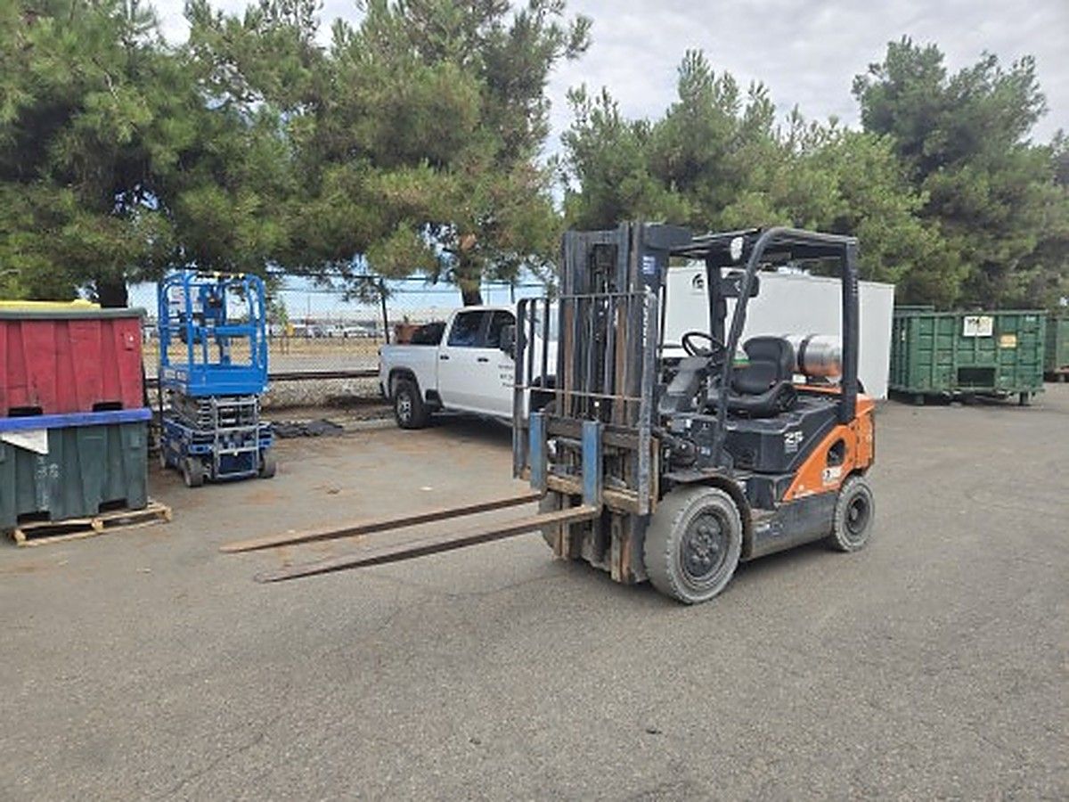 DOOSAN G25P-7DF photo 8