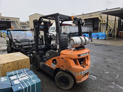 2022 DOOSAN G25P-7DF Forklift Whse 5000# Gas/Lp