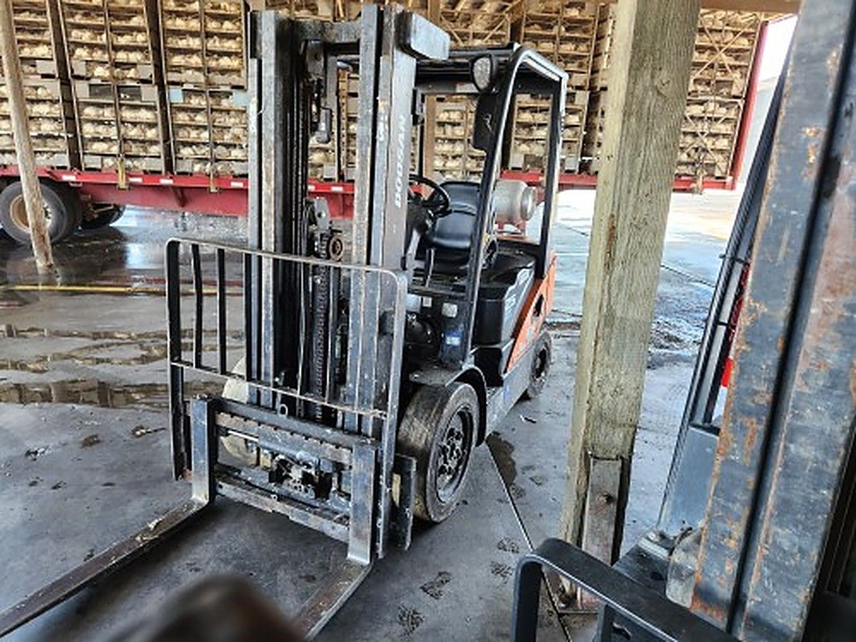 DOOSAN G25P-7DF photo 5