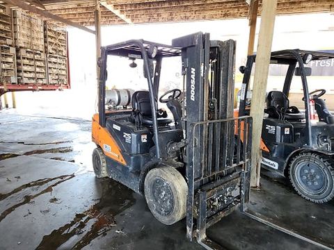 2022 DOOSAN G25P-7DF Forklift Whse 5000# Gas/Lp