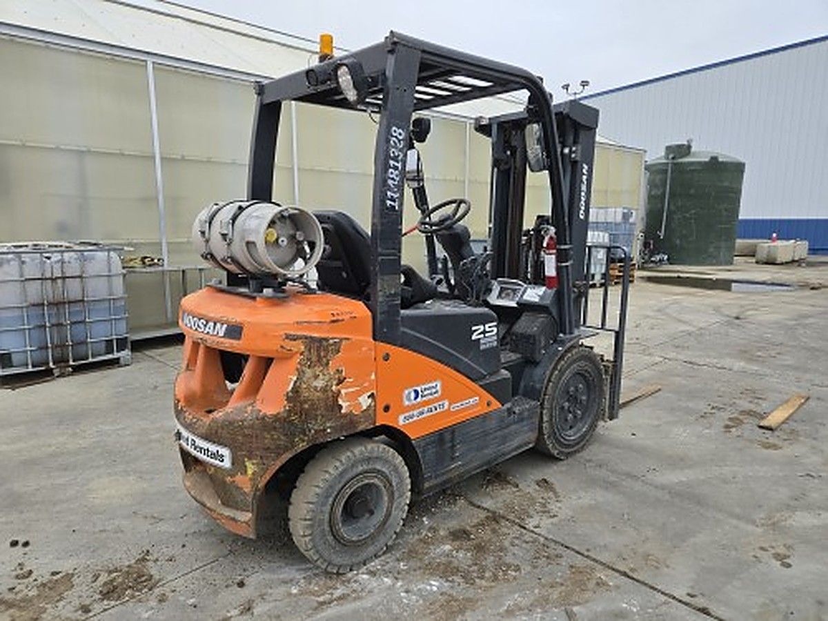 DOOSAN G25P-7DF photo 4