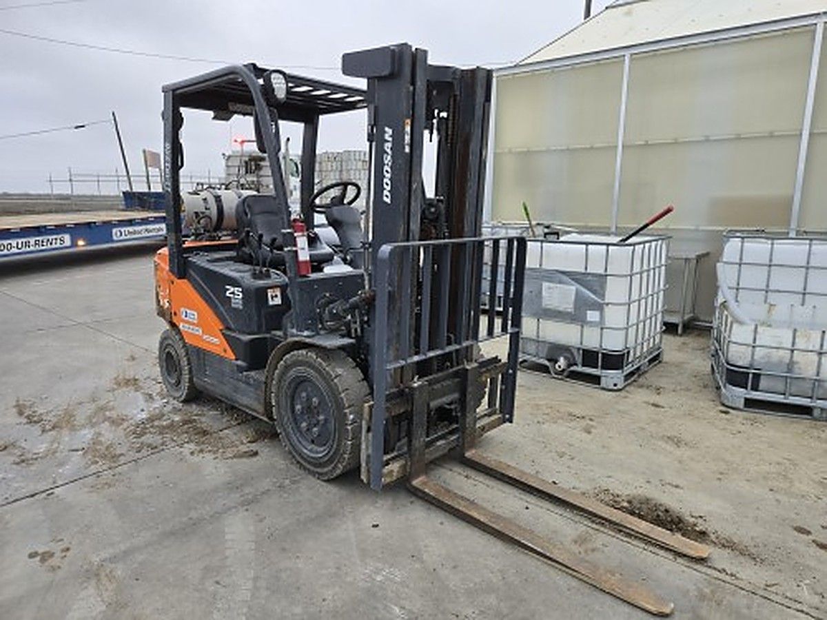 DOOSAN G25P-7DF photo 5