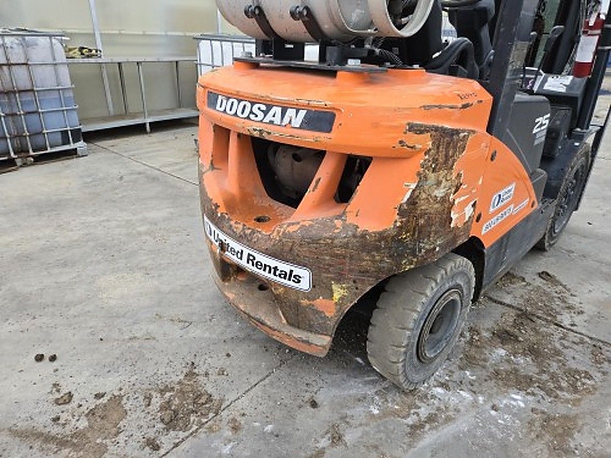 DOOSAN G25P-7DF photo 10