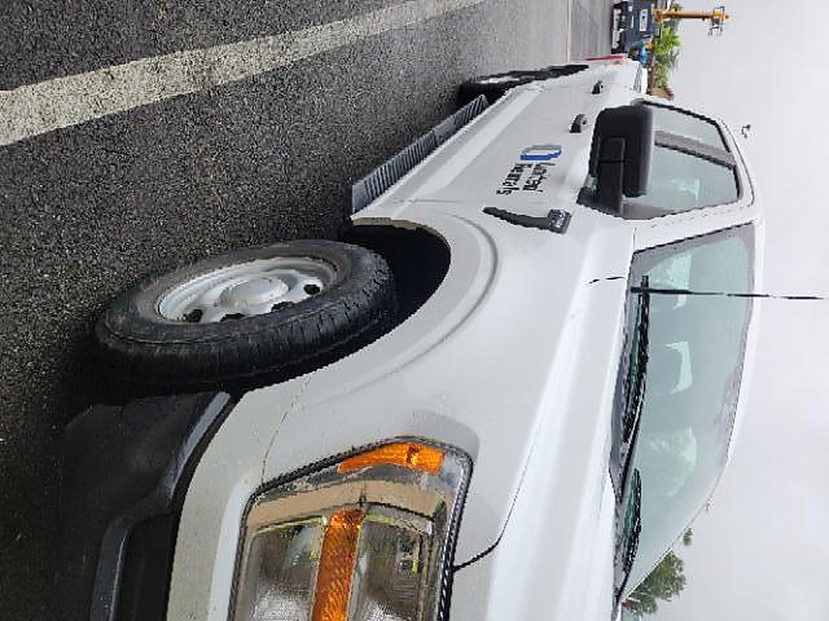 FORD F150CREWXLG4WD photo 2