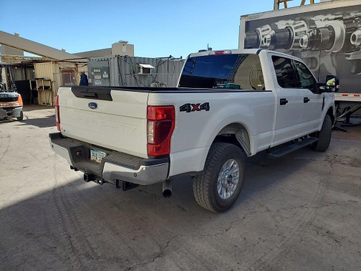FORD F250CREWXLTG4WD photo 2
