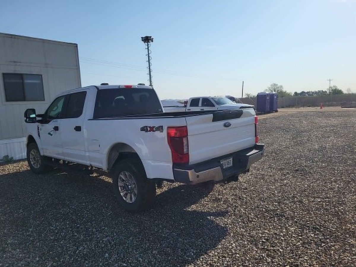FORD F250CREWXLTG4WD photo 2