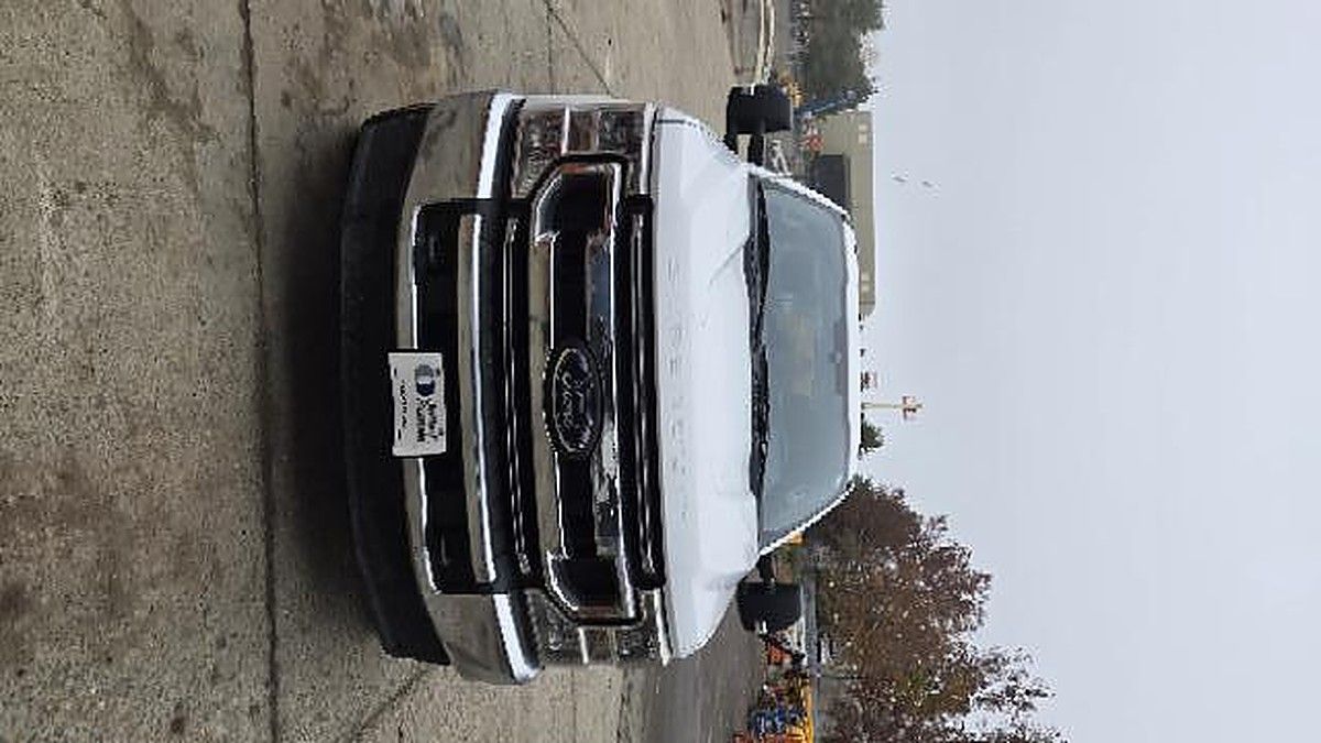 FORD F250CREWXLTG4WD photo 3