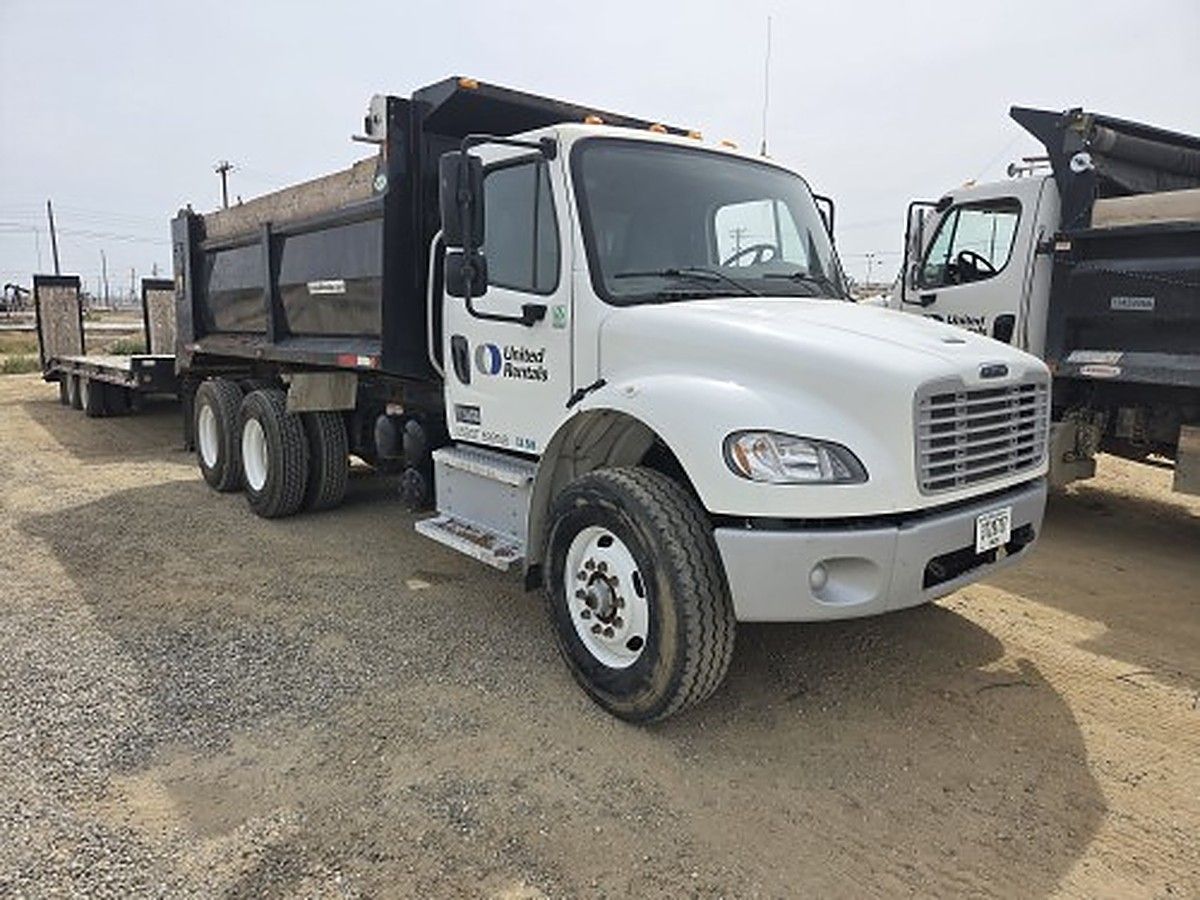 FREIGHTLNR M2 106 DUMP photo 3