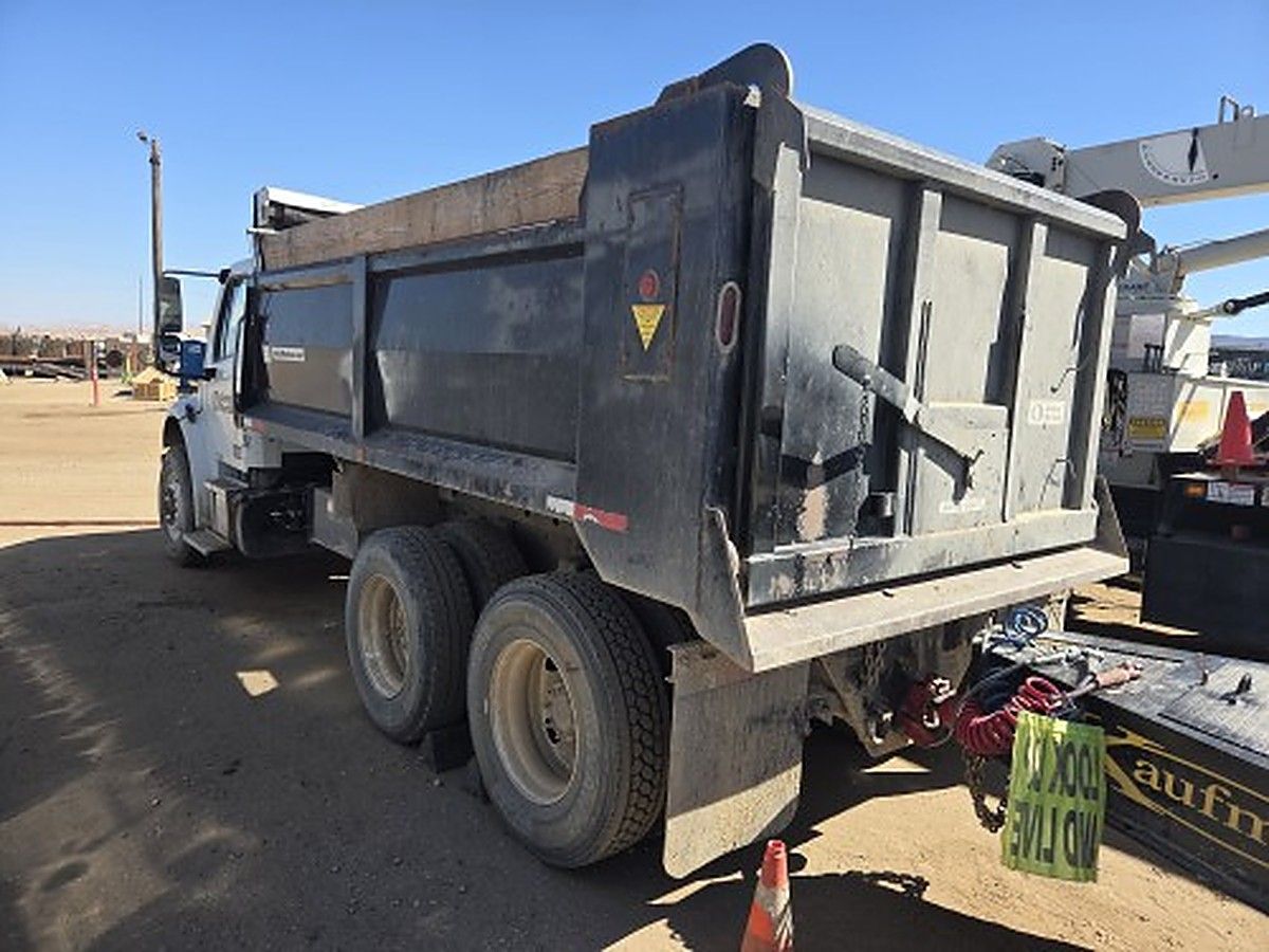 FREIGHTLNR M2 106 DUMP photo 7