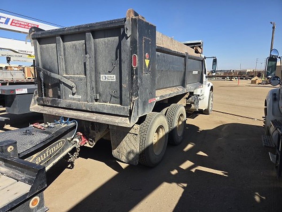 FREIGHTLNR M2 106 DUMP photo 9