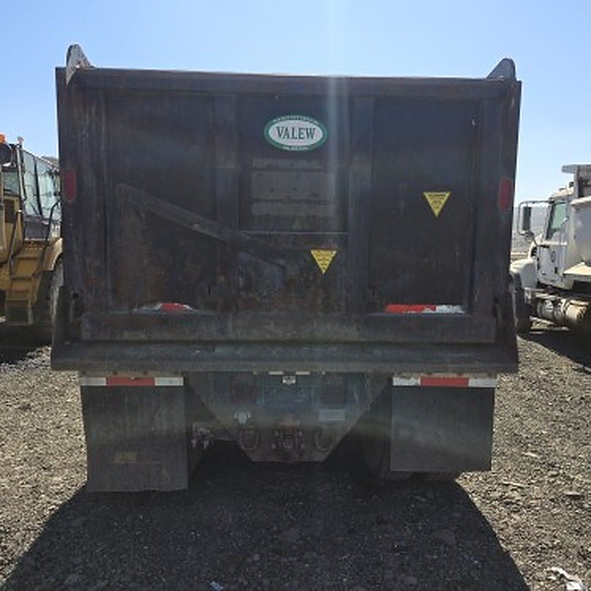 FREIGHTLNR M2 106 DUMP photo 7