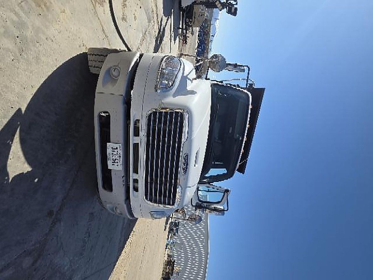 FREIGHTLNR M2 106 DUMP photo 2