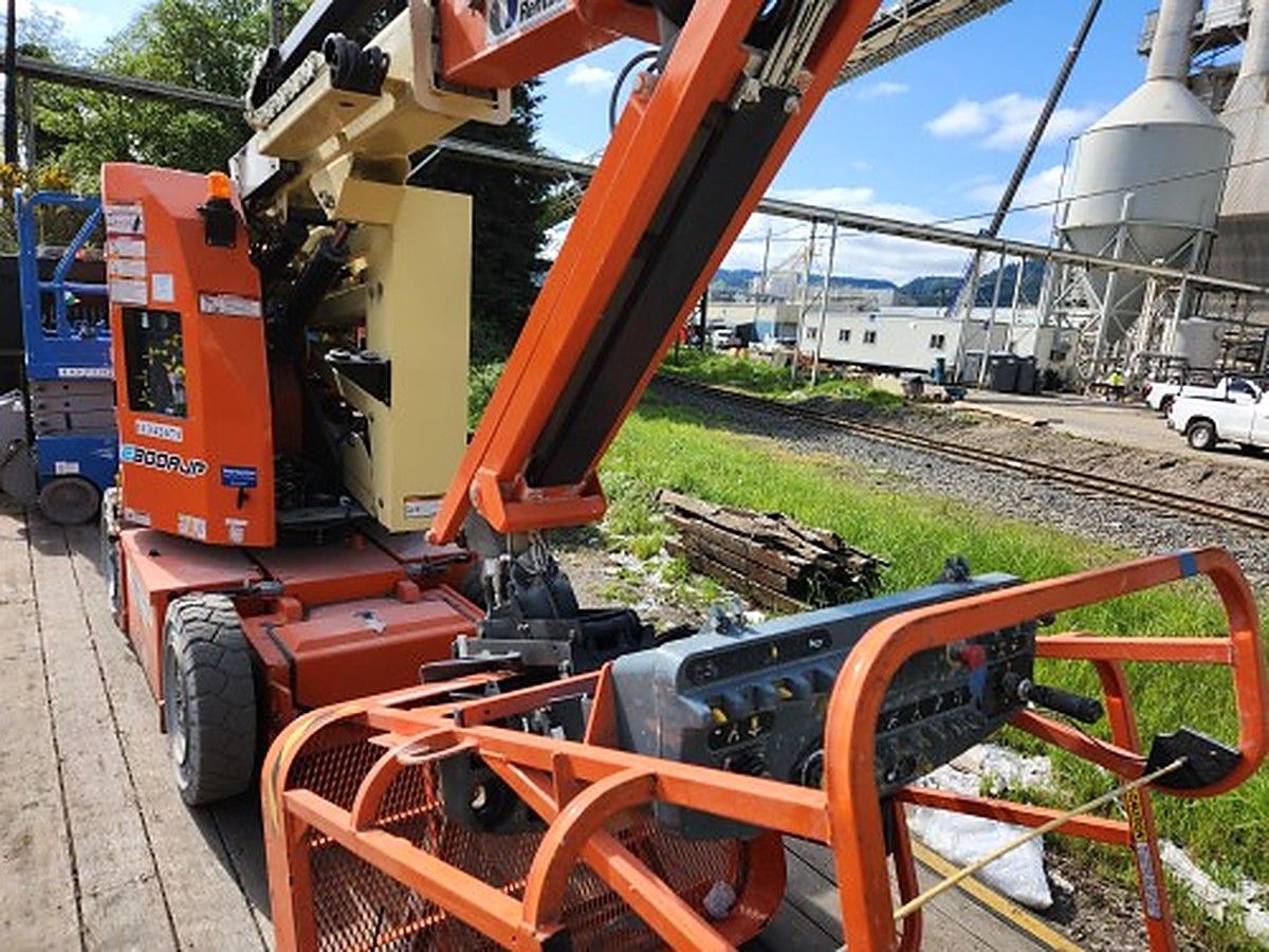 JLG E300AJP photo 3