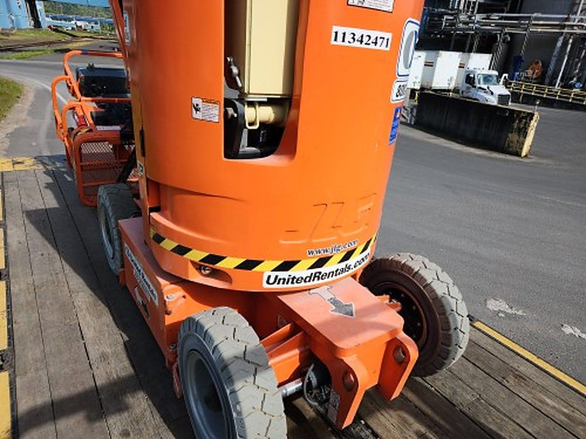 JLG E300AJP photo 5