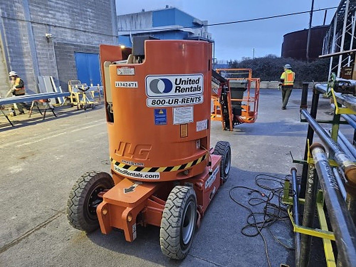 JLG E300AJP photo 7